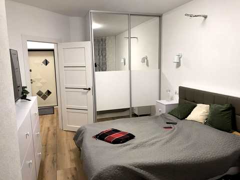 квартира за адресою Абрикосова, 4-б