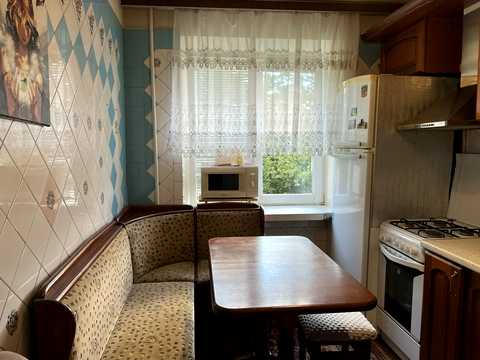квартира за адресою Стадіонна вул., 13