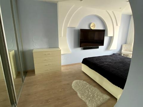 квартира за адресою Героїв полку "Азов" вул. (Маршала Малиновського), 8