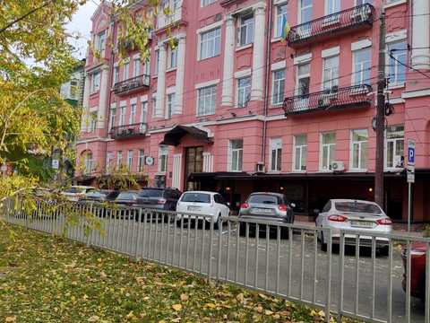 комерційна за адресою Гоголя вул., 15