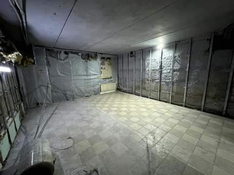 коммерческая по адресу Небесной Сотни ул. (Ленина), 61