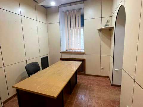 комерційна за адресою Польський узвіз, 9