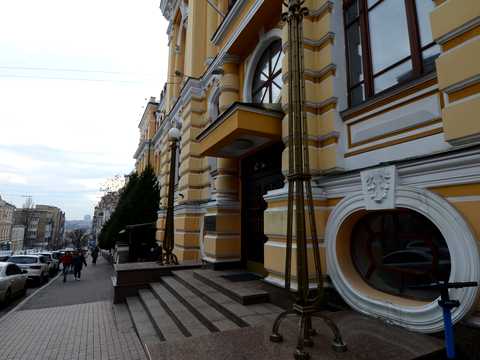 комерційна за адресою Бульварно-Кудрявська вул. (Воровського), 24