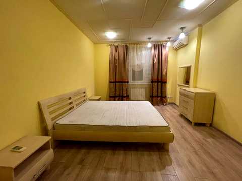 квартира за адресою Дніпровська набережна вул., 23