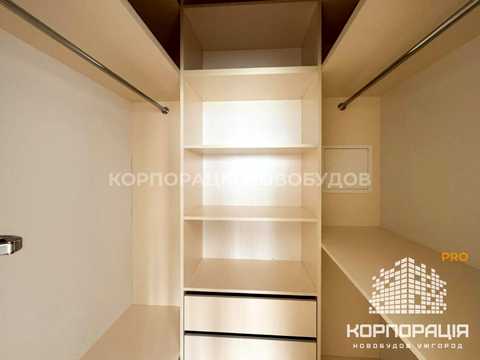 будинок за адресою с. Сторожниця, Волошкова, 10А