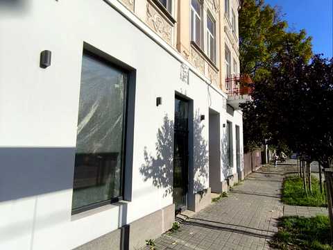 комерційна за адресою Варшавська вул., 46