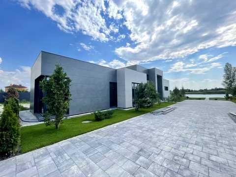 будинок за адресою Центральна вул., 24