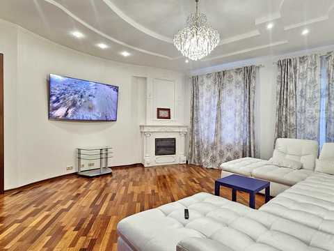 квартира за адресою Небесної Сотні вул., 38