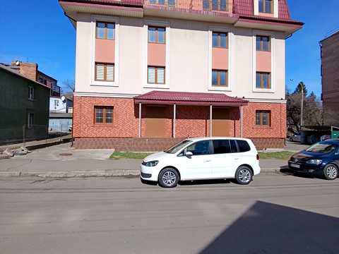 комерційна за адресою Рівне, вул. Пересопницька, 170
