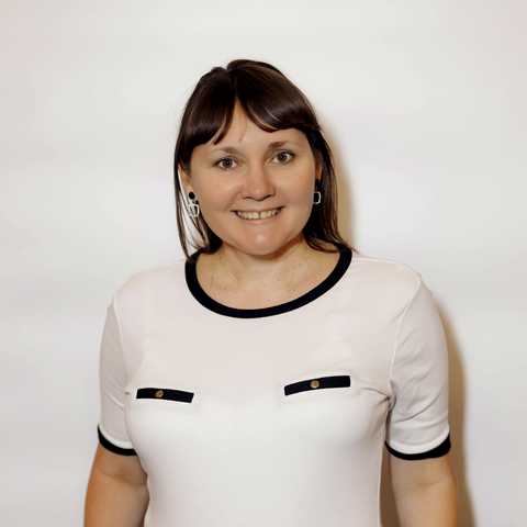 Лєснікова Наталя