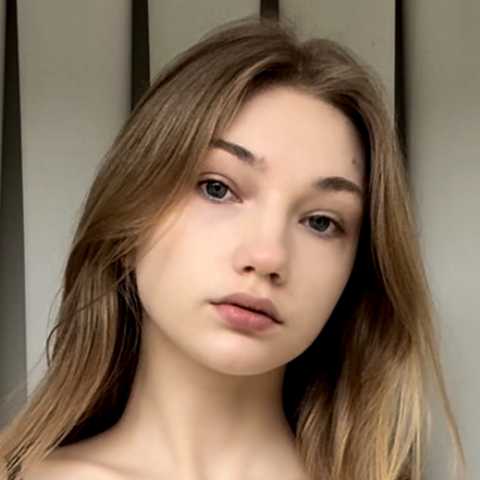 Рождественська Поліна