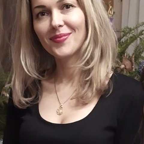 Янікова Надія