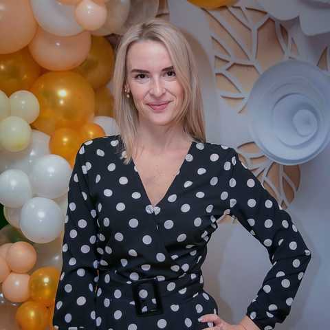 Доломатова Віолета