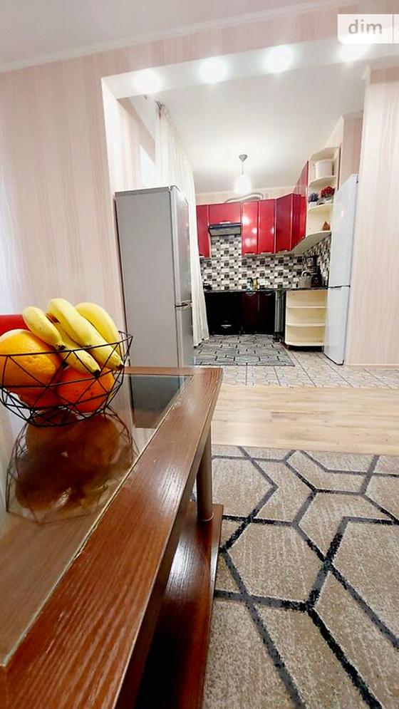 вулиця Валерія Лобановського, 28