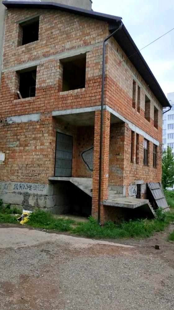 Авангардна вулиця, 45