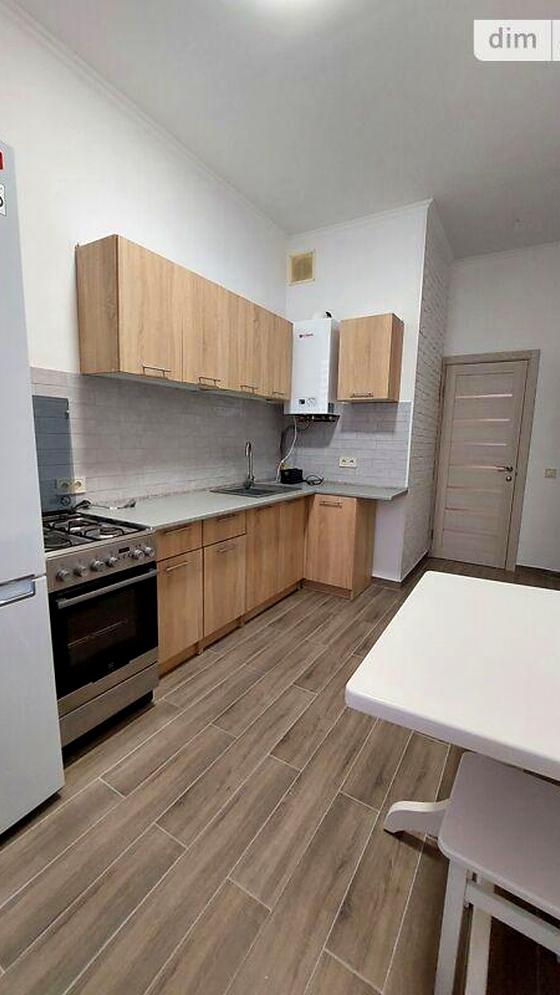 Окружна вулиця, 8