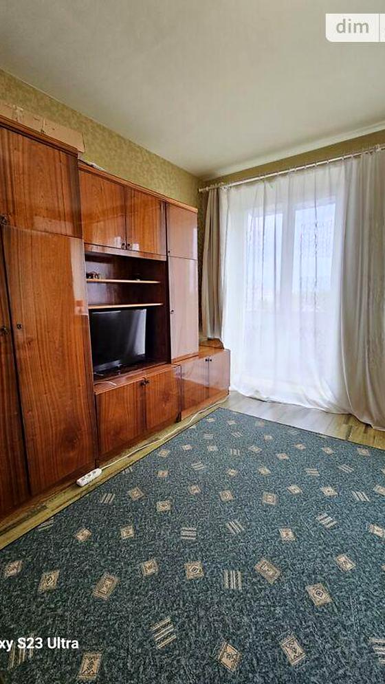 майдан Захисників України, 1