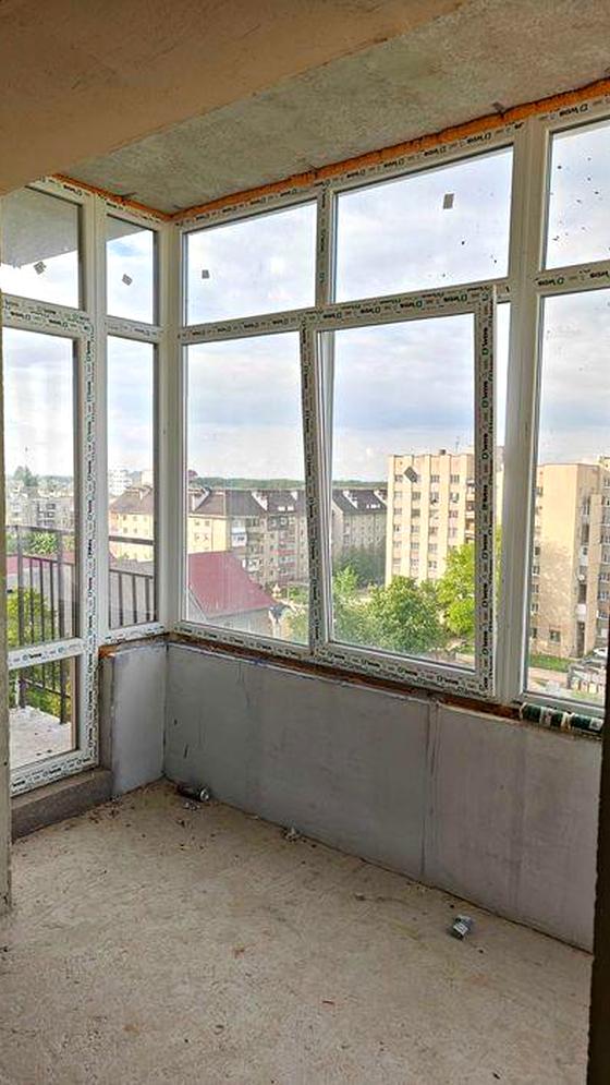 Молодіжна вулиця