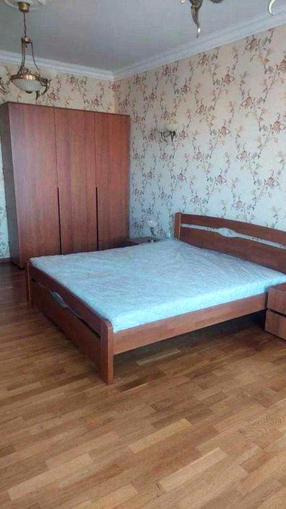 Виконкомівська вулиця, 7