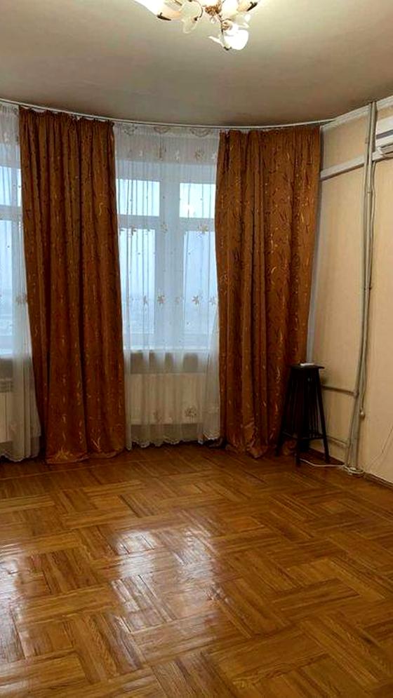 Слов’янська вулиця, 10