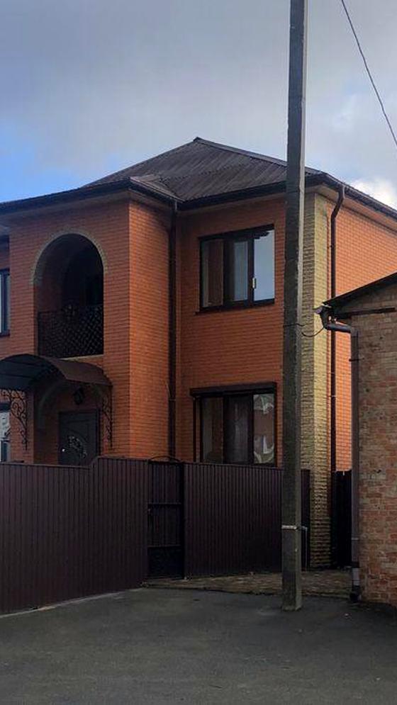 вулиця Академіка Амосова, 18