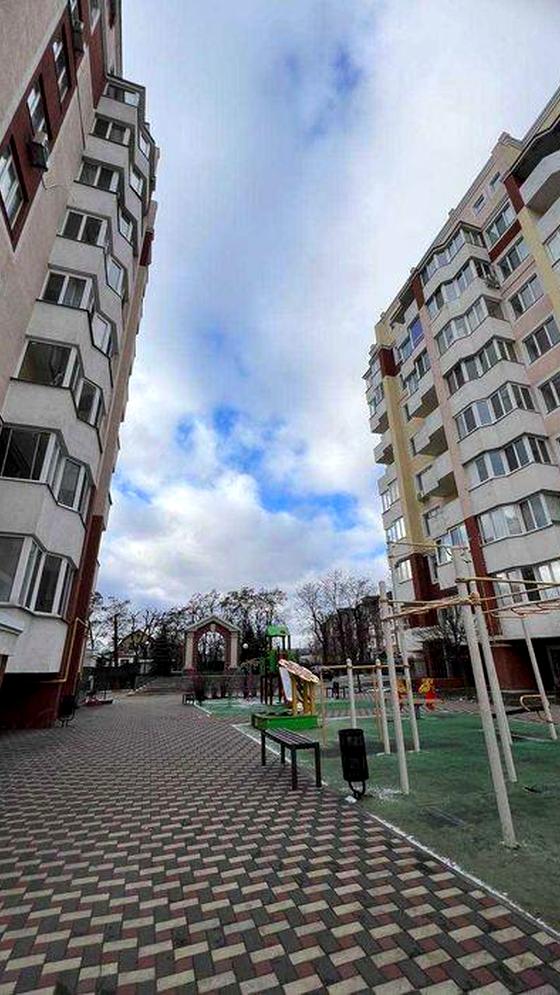 вул. Остромирська