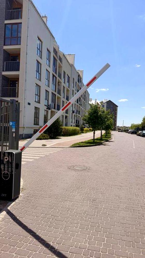 вул. Богдана Хмельницького, 1з