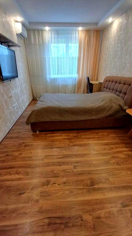 вулиця Боголюбова, 10