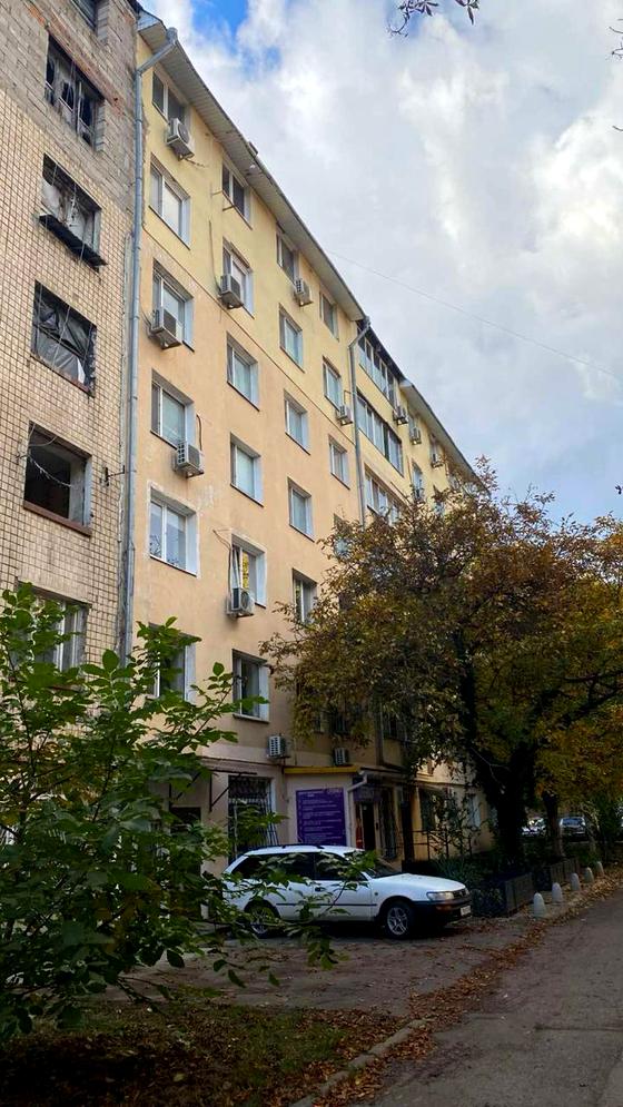 вулиця Космонавтів, 64а