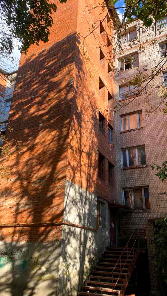вулиця Космонавтів, 64а