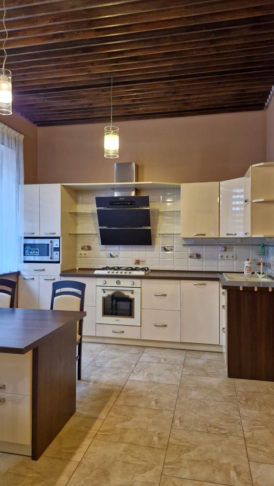 вулиця Патріотів
