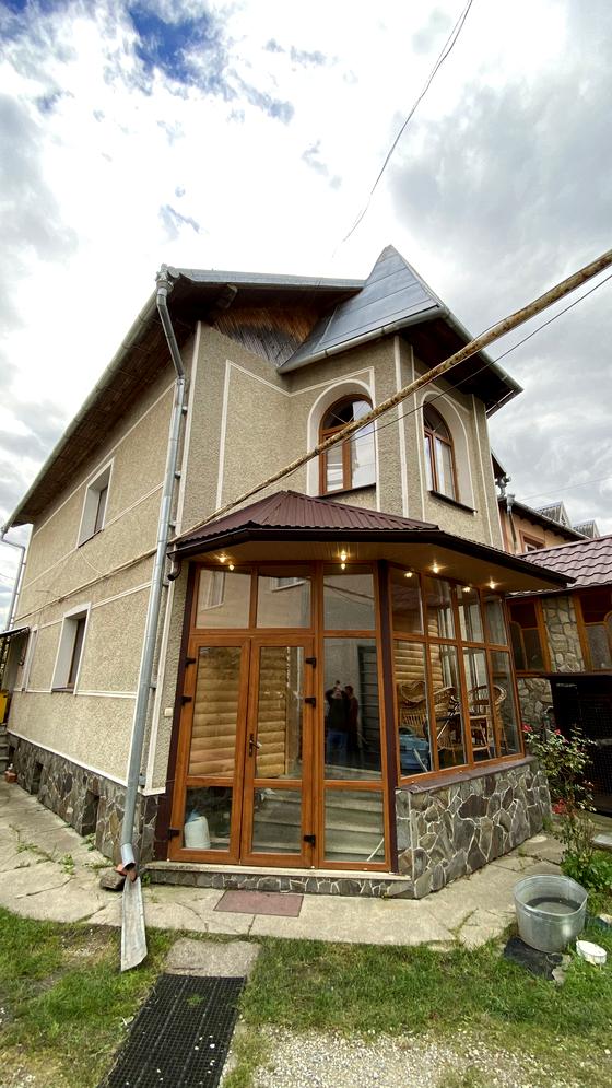 вулиця Лесі Українки, 11