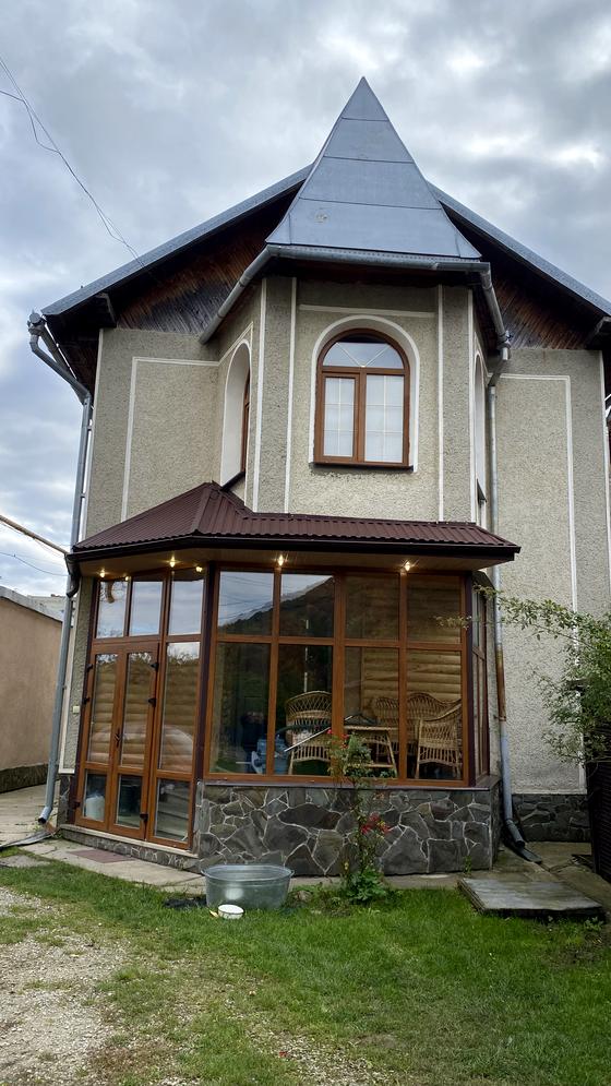 вулиця Лесі Українки, 11