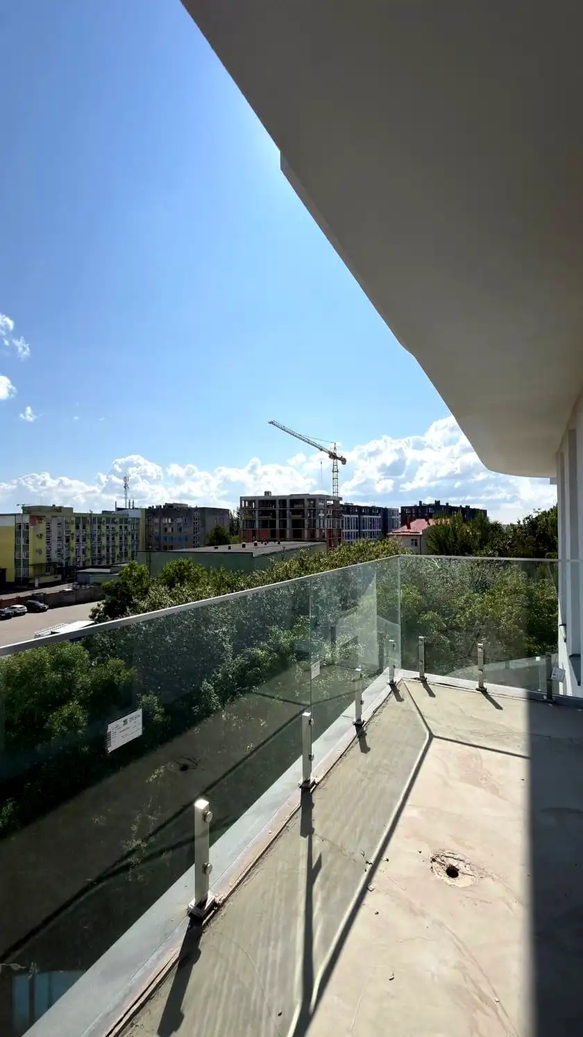 Фото: 1-кімнатна квартира з панорамною терасою в ЖК Five Address