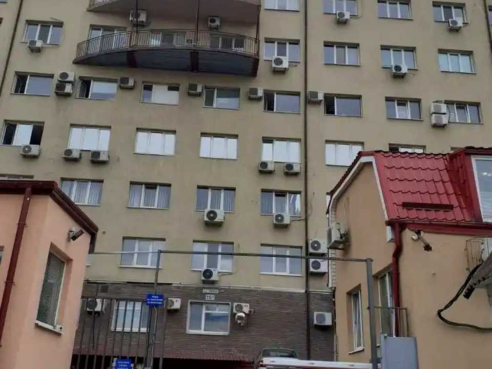 1853667027741878