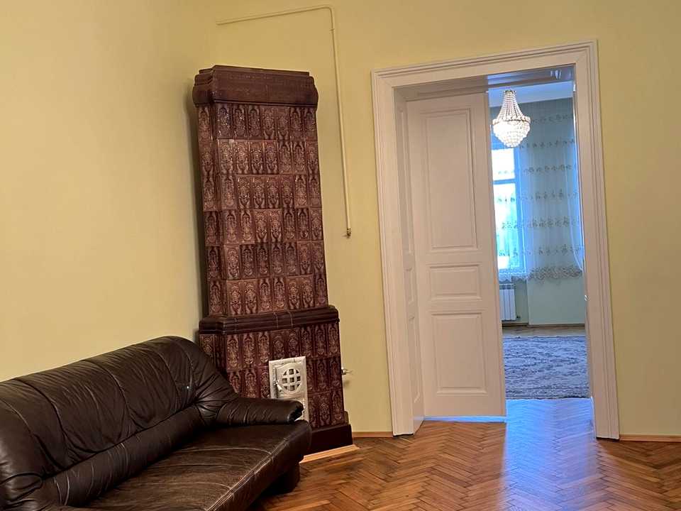 Фото з оголошення: Героїв Майдану вул. (Червоноармійська), 52
