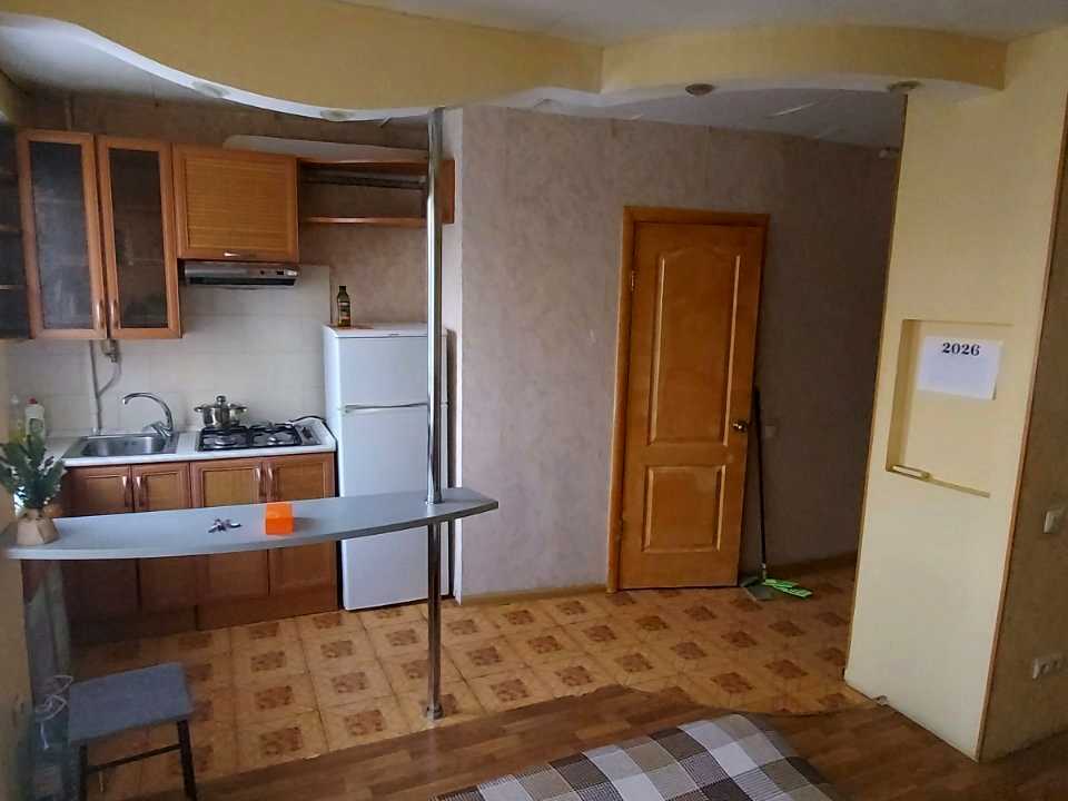1856007644001946