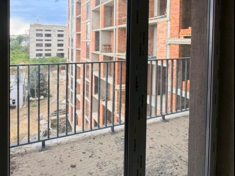 1856382580373523