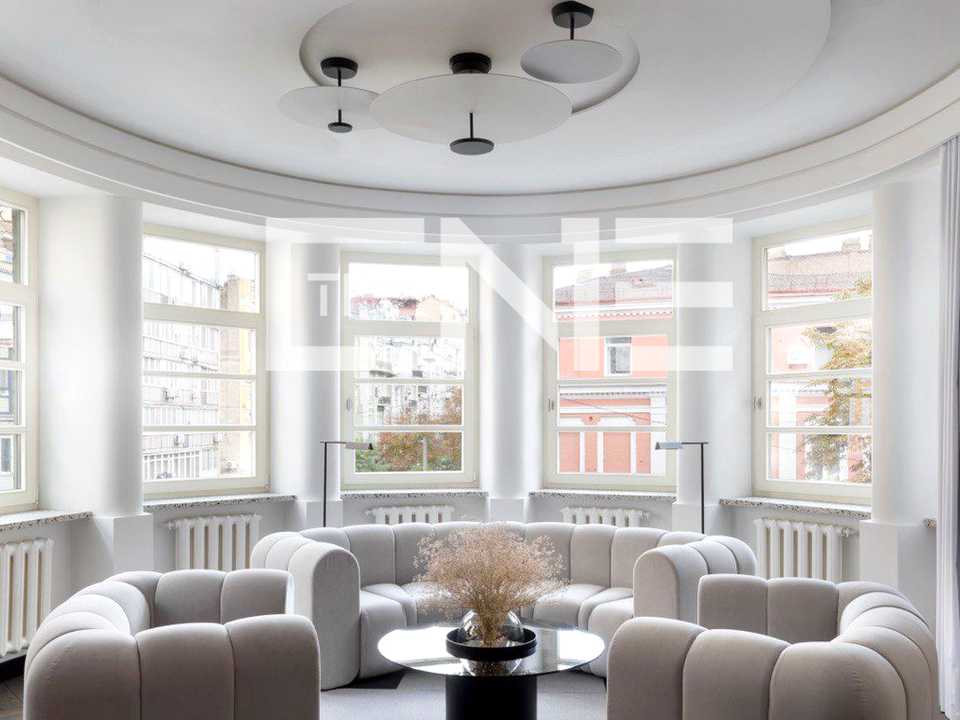 1856851200405442
