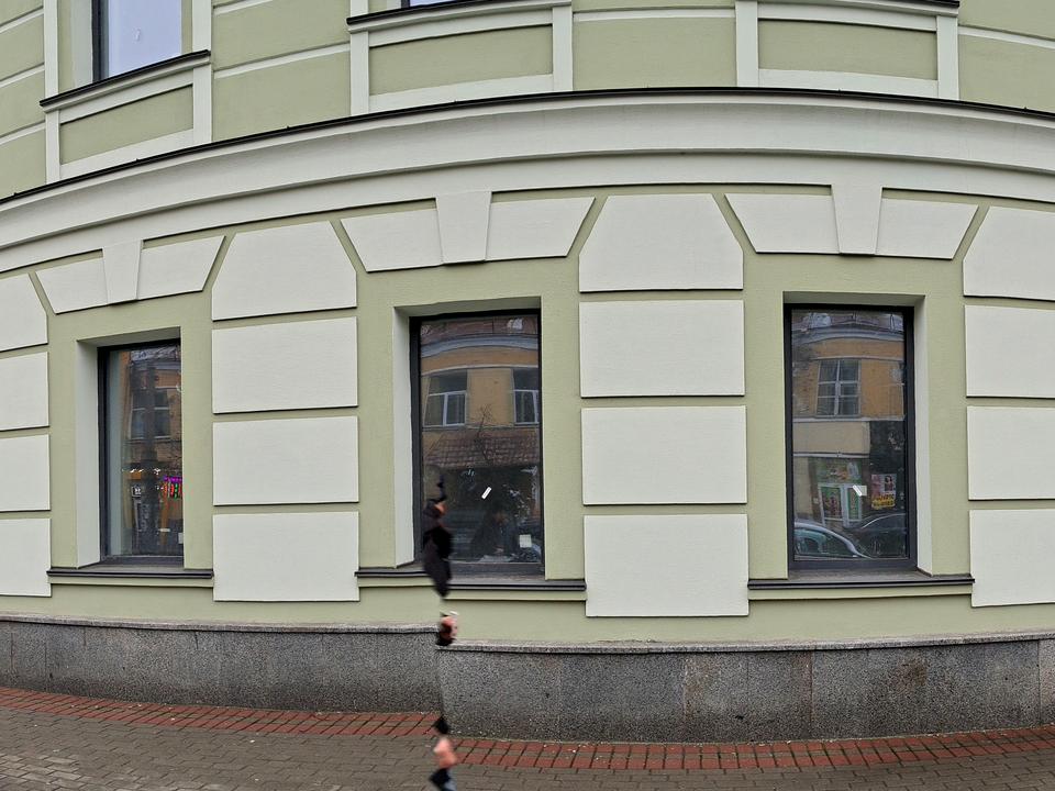 1858082780390750
