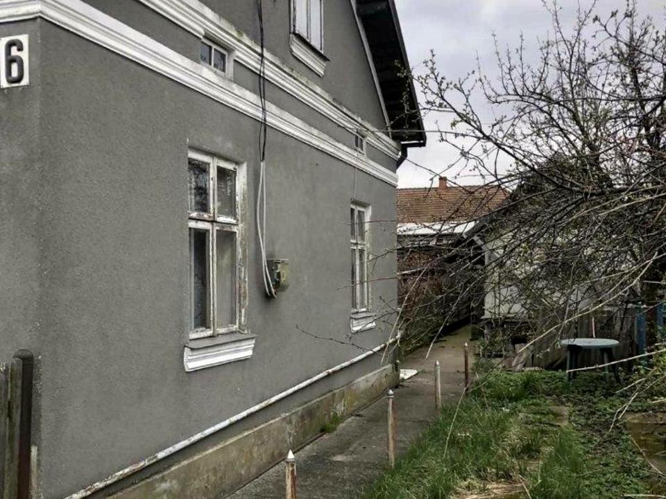 1858107970724609.jpg