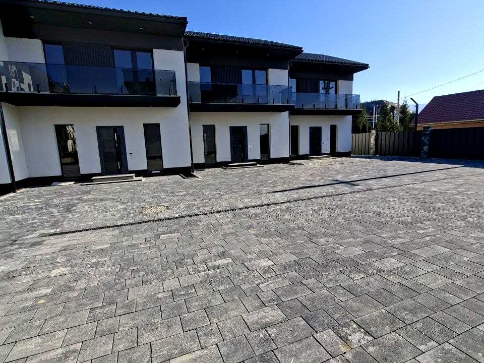 1858288941796456