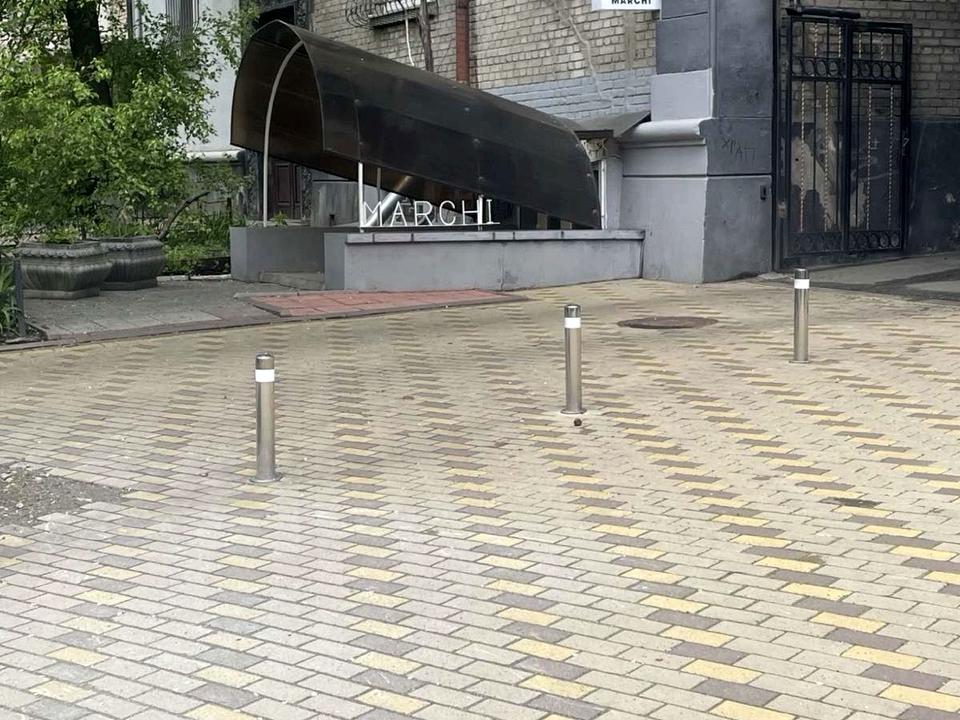 1858307375879642