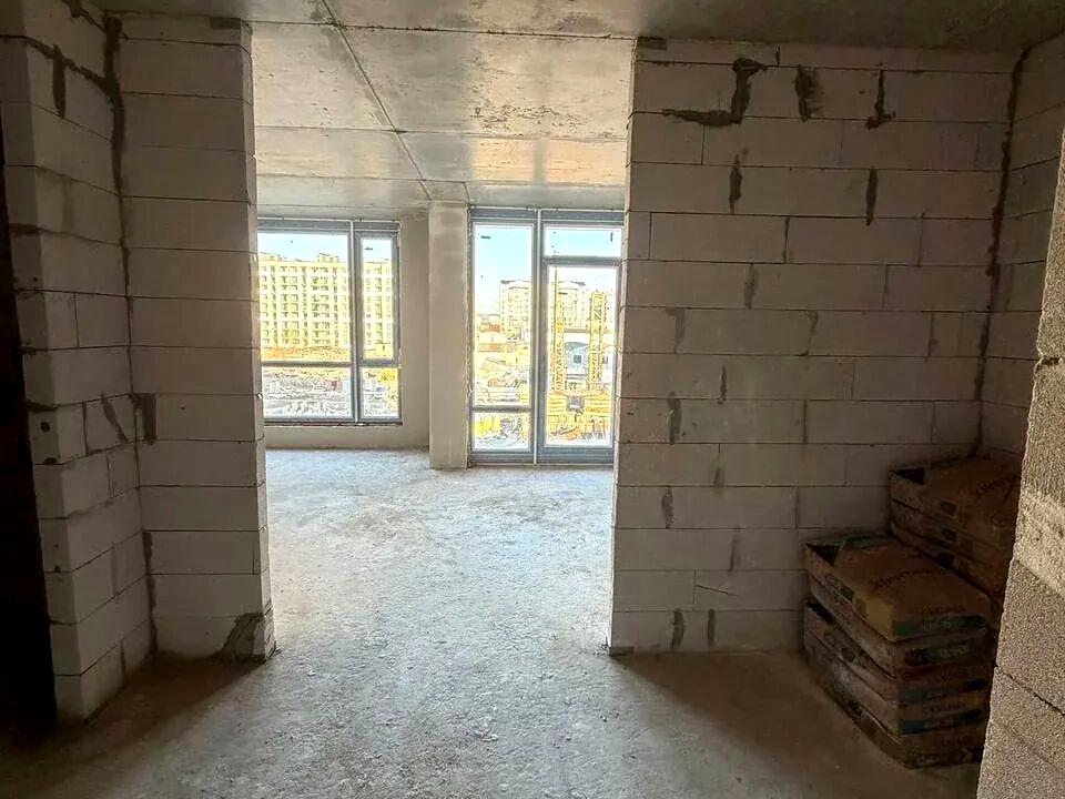 1858830342305303