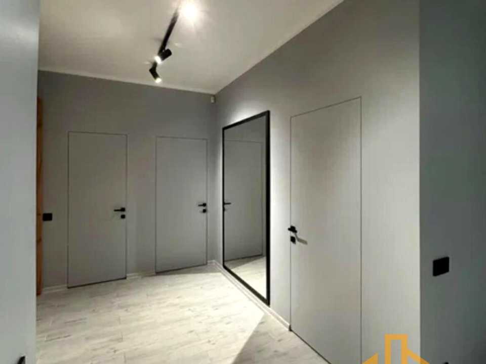 1858926476247540