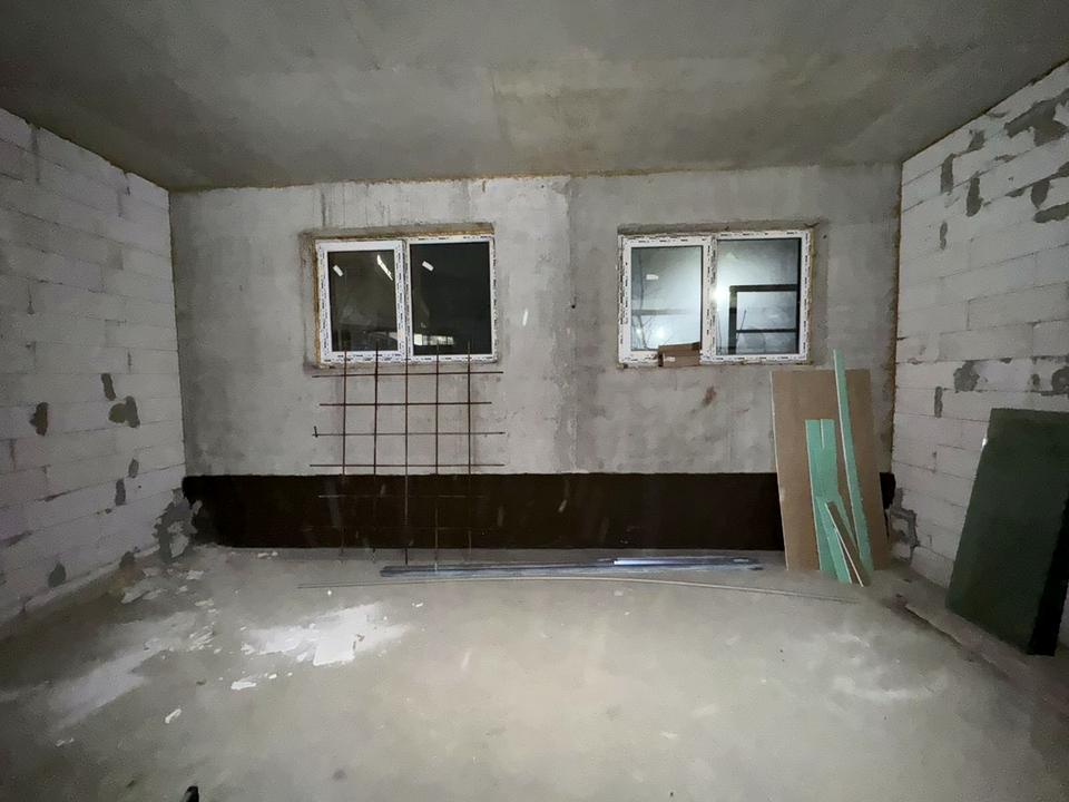 1859358733613185
