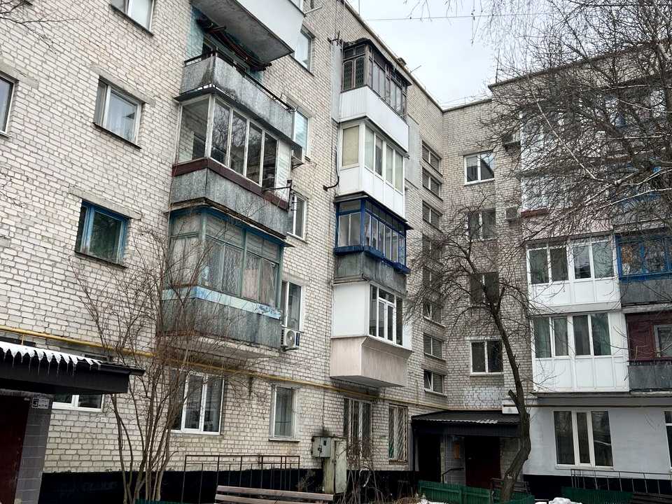 1859910437519657