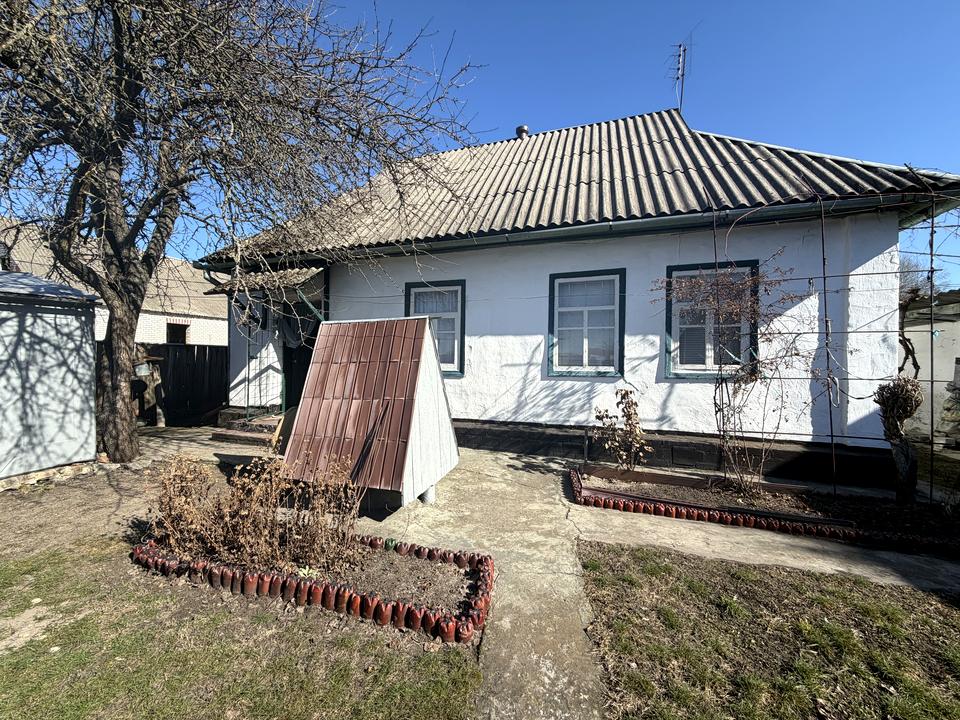 1859989077881900