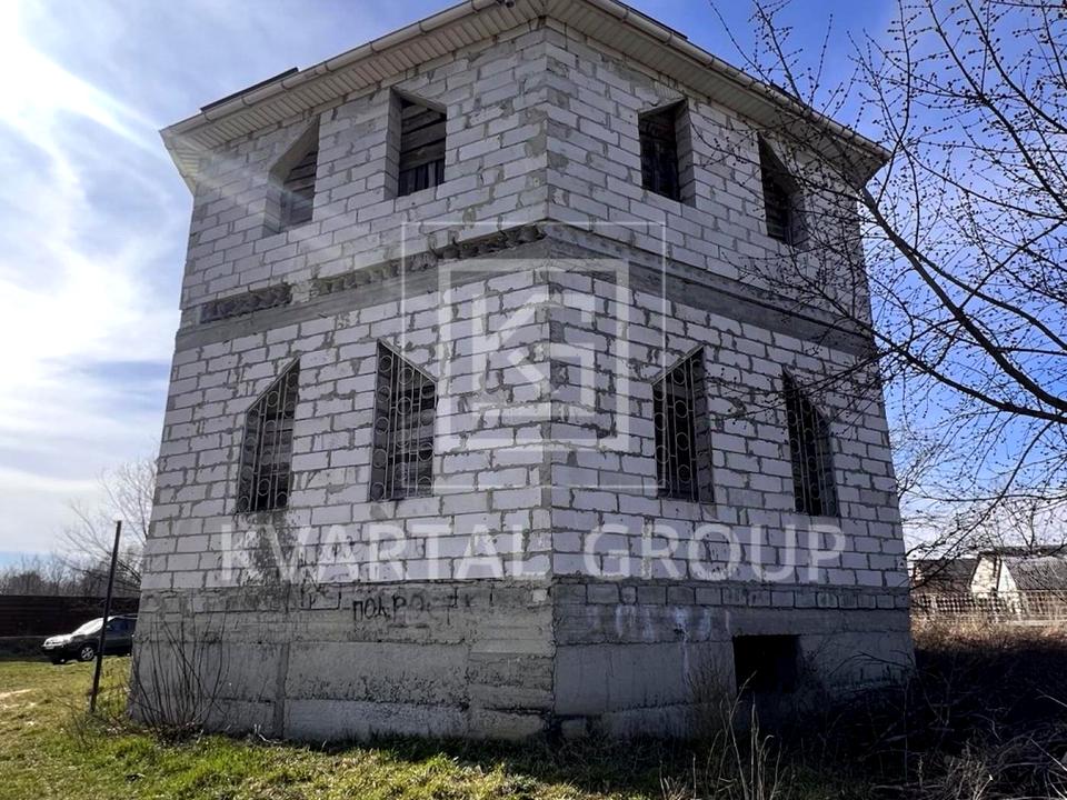 1860004592102417