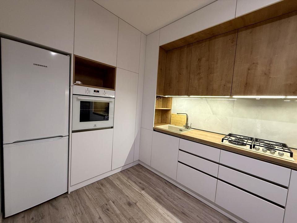 1860383664310017